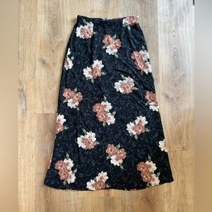 Vintage 90’s Ultra Pink floral midi skirt / size 7 / black with pink floral